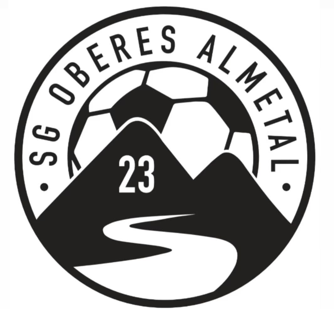 Logo der SG Oberes Almetal 23: Fußball über zwei Bergen und der Alme